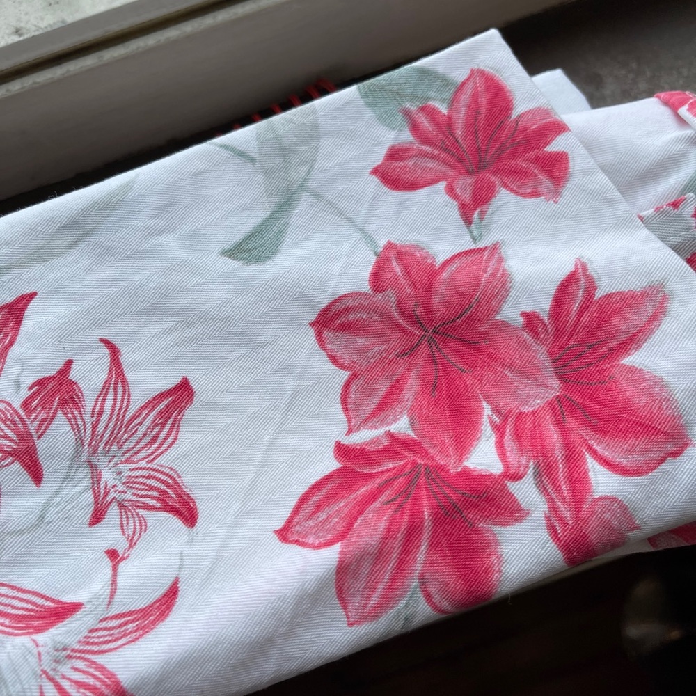 Zara Home Table Cloth and 8 Napkins